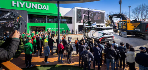 HD현대 ‘차세대 신모델’ 유럽 상륙… 톱 티어 아성에 도전